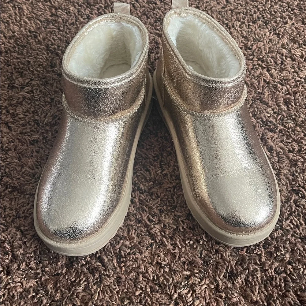 Khol’s Kids Metallic Gold Boots